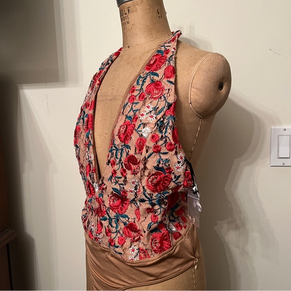 NWT Lovers + Friends Rosalyn Floral Plunging Bodysuit - Picture 4 of 9